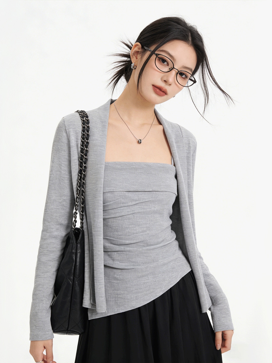 Korean Lifestyle & Kids Boutique Photos - Lush Life เสื้อคาร์ดิแกนถักแบบสั้นที่เหมาะกับผิว ชุดสองชิ้นสไตล์เกาหลี ระบายอากาศได้ดี ชุดลำลองสำหรับผู้หญิง